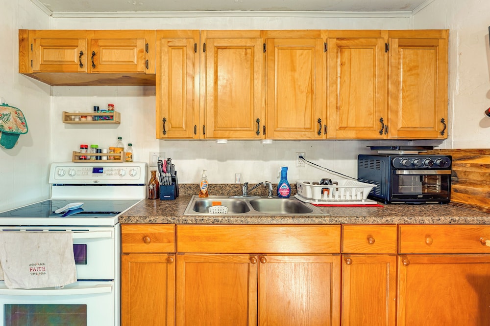 Kayak, Snorkel & More: Quiet Home in High Springs!