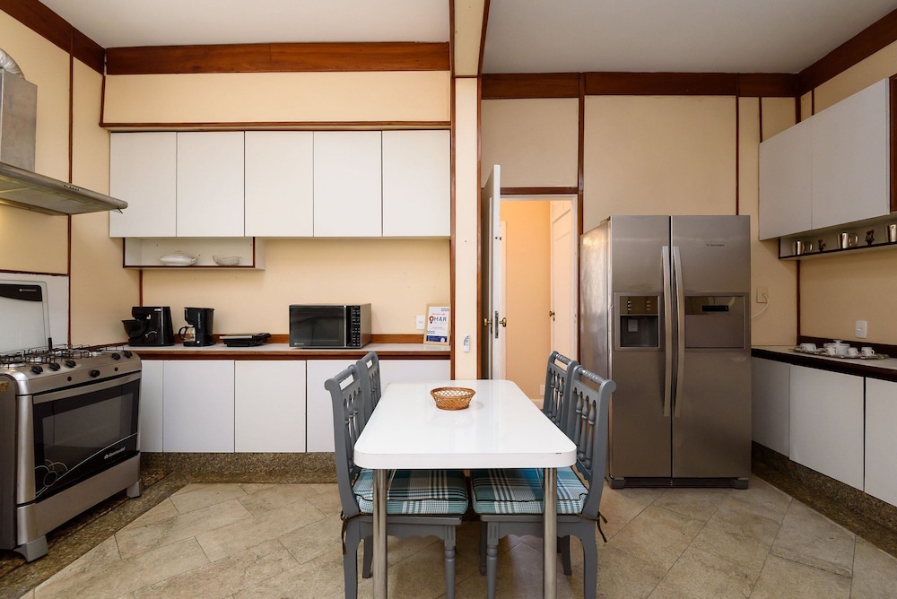 Classic 4-bedrooms by the Sea A 3484/301