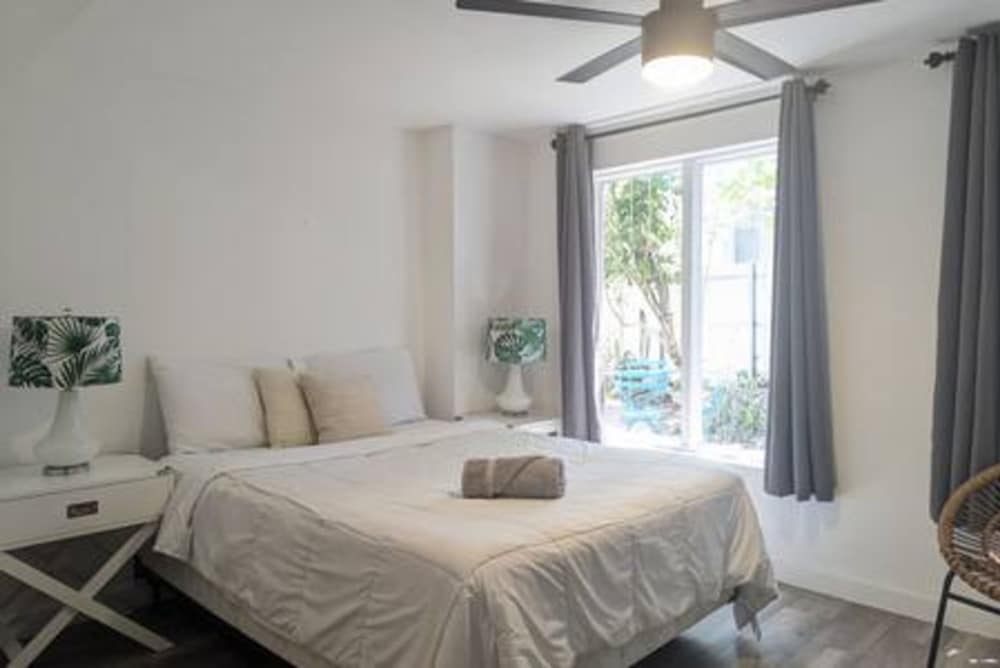 Pool Parking 2 Bedroom Retreat Sleeps 5