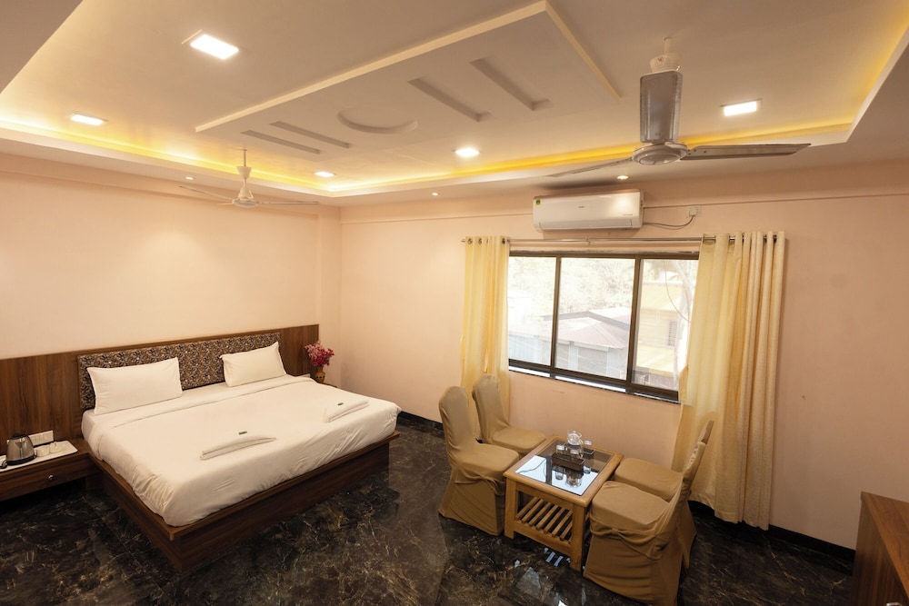 Green Paradise Hotel And Restaurant