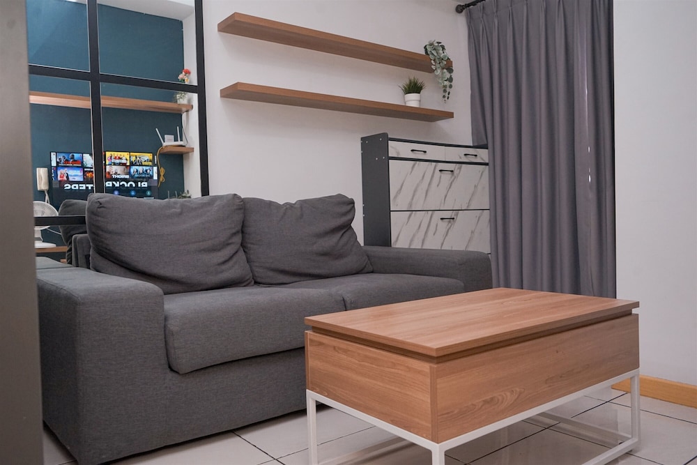 Comfortable And Strategic 2Br Apartment M-Town Residence