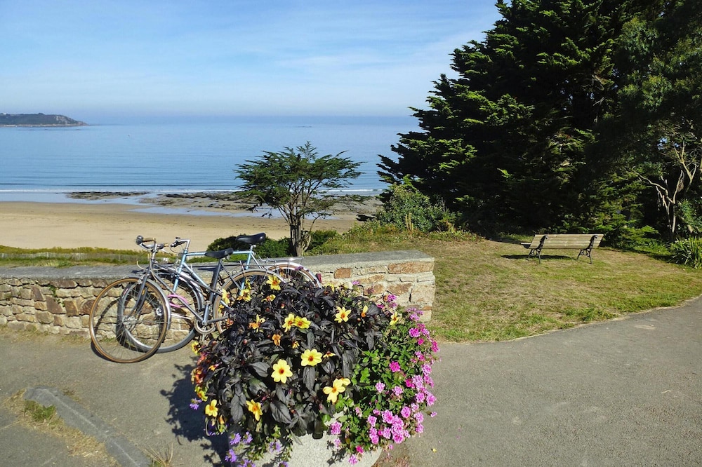 Holiday Home in Locquirec Near Sandy Beach