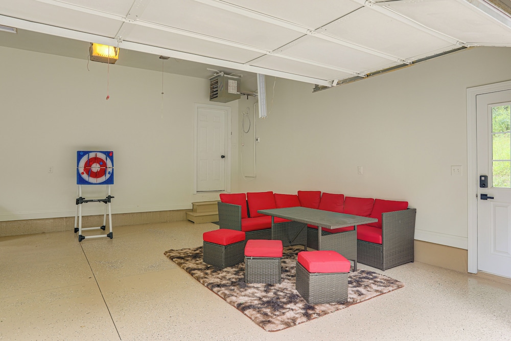 Game Room & Hot Tub: Big Fun in Ellicottville