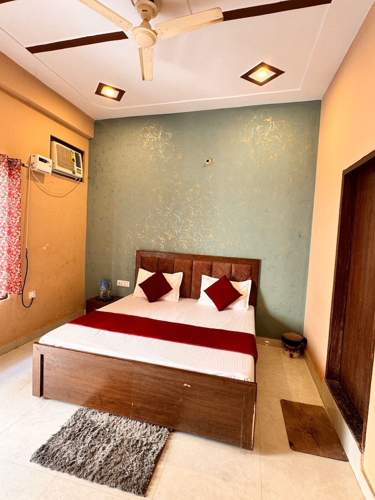 Hotel Raghav Dham