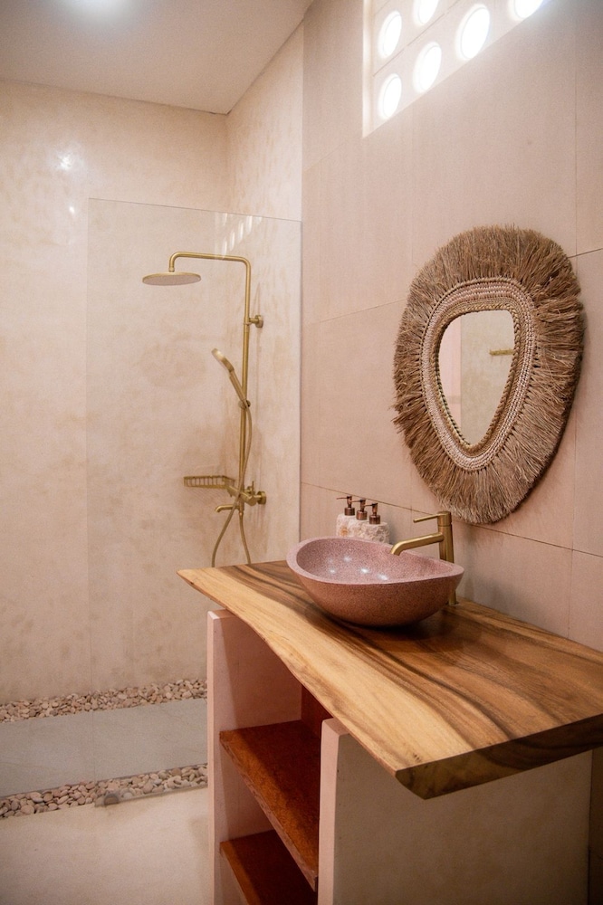 The Hyde Boutique Hotel