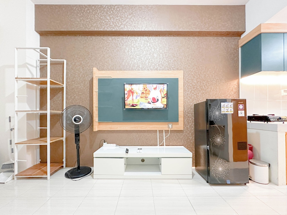 Best Location and Comfortable 2BR at Bale Hinggil Apartment