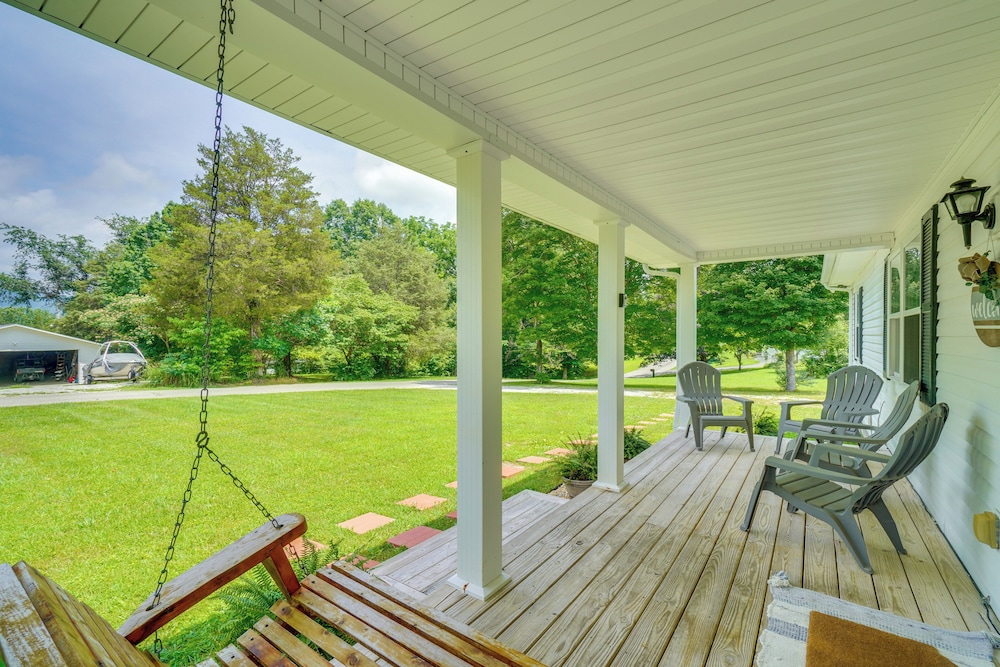 Walk to Marina: Norris Lake Escape w/ Deck + Views
