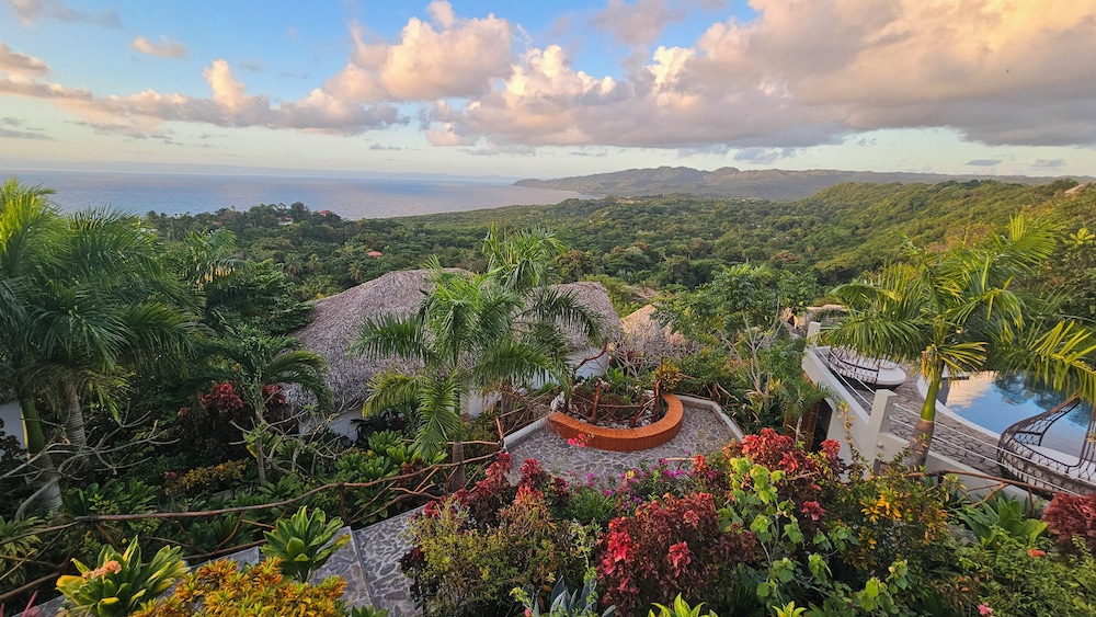 Araya Resort