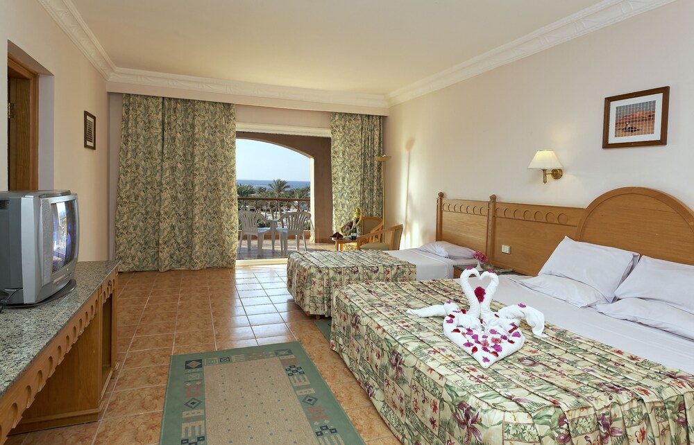 Pensee Royal Garden Beach Resort