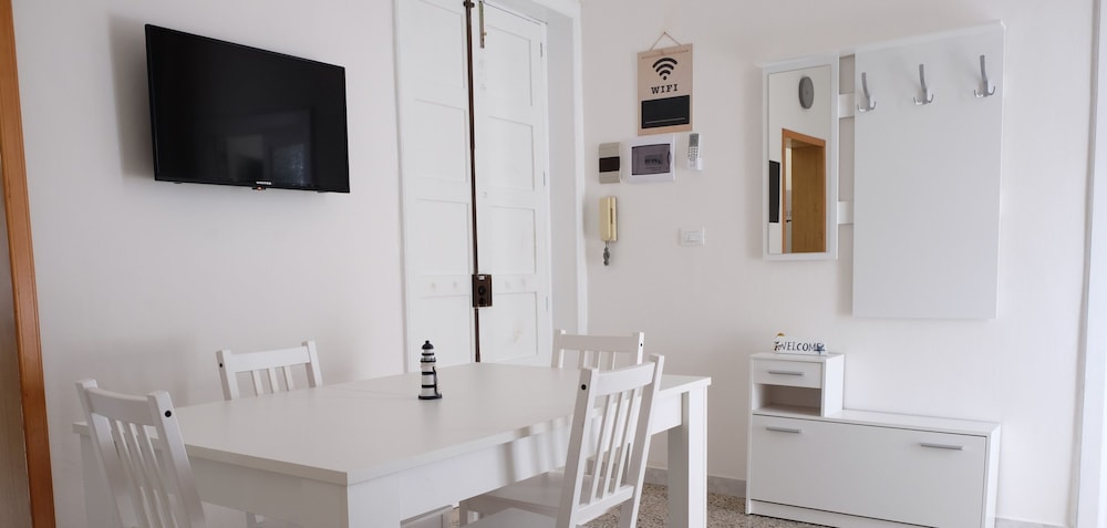 Myia 3B in Siracusa With 1 Bedrooms and 1 Bathrooms