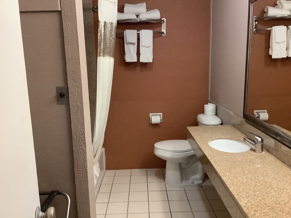 Dodge City Vacations - Silver Spur Vintage Inn  Suites - Property Image 27