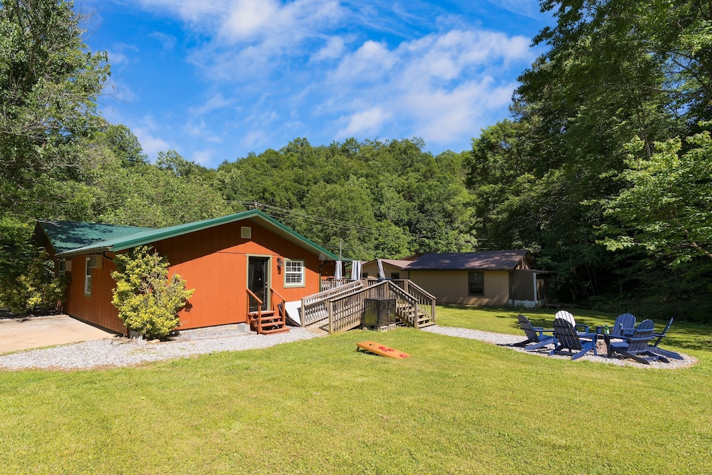 The Rustic Cottage by Avantstay Hot Tub Fire Pit Pool Table 5mins to Town