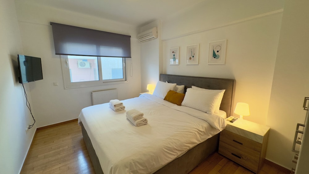 Minimalist 2Bedroom Apartment with Balcony in the heart of Athens photo 5