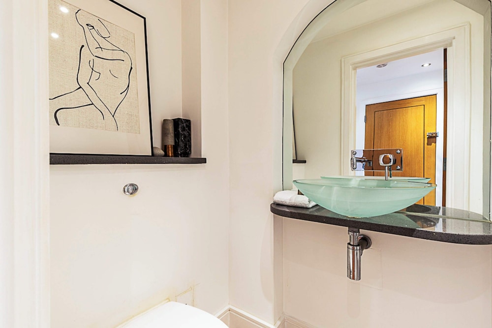 Stylish One Bedroom Apartment