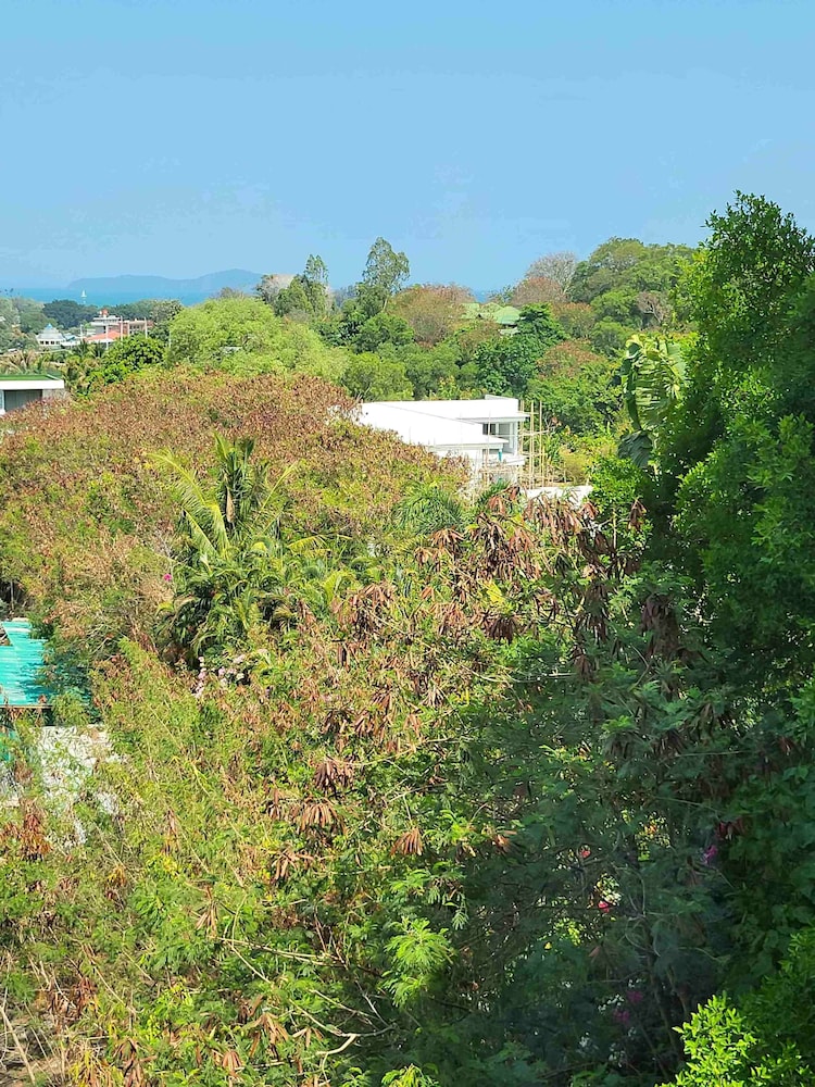 Naiharn Loft near Beach UTL B325