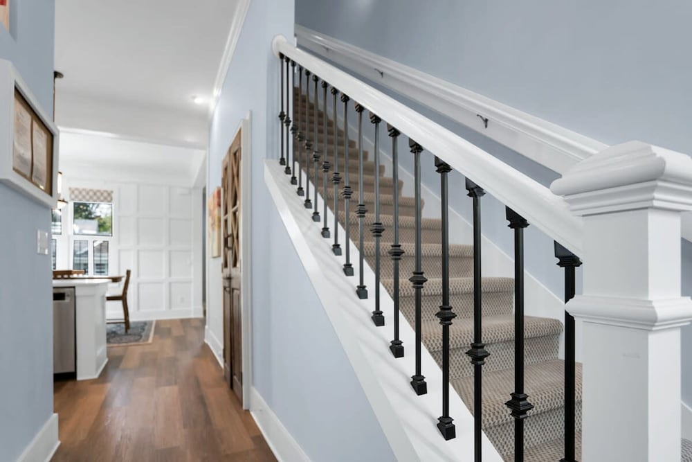 Downtown St Augustine Steps to Ice Plant Upscale