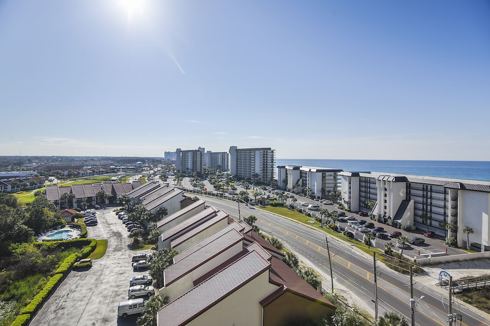 Grand Panama Beach Resort by Book That Condo