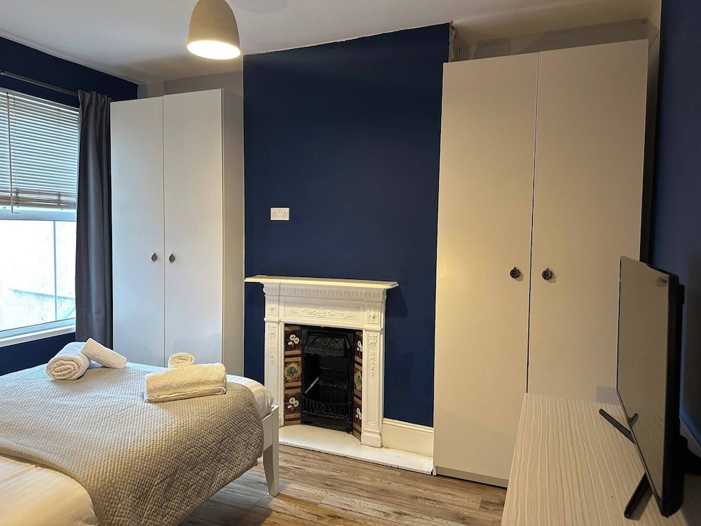 Bright Open-plan Apartment in Welling, South East London