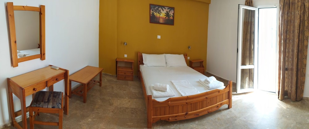 Sea View And Mountain View Apartment For 4 People photo 2