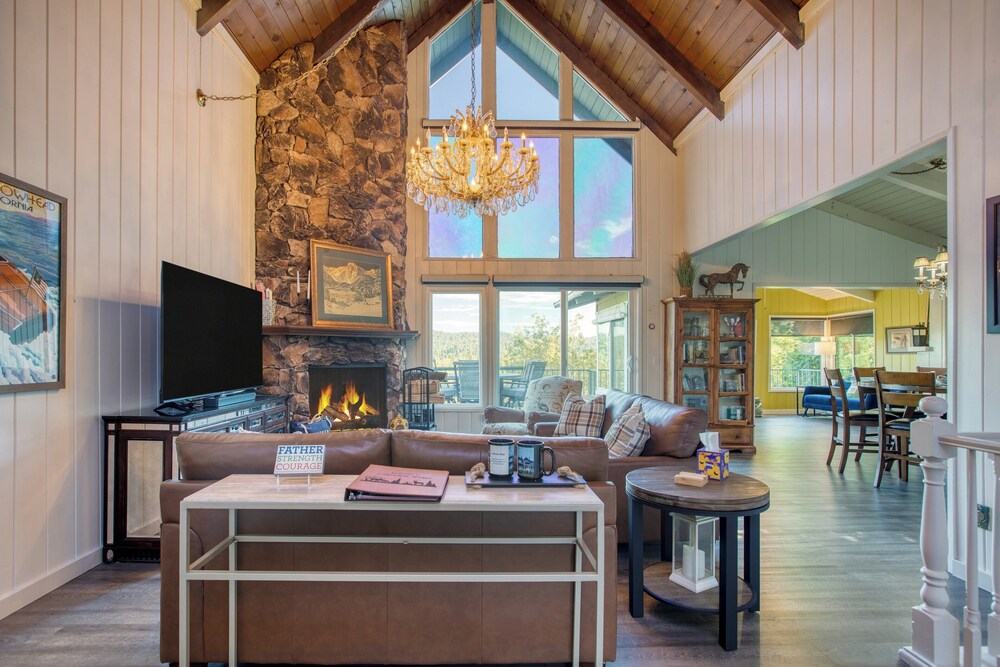 Lakeview Ridge by Avantstay Fire Pit + Game Room view 5