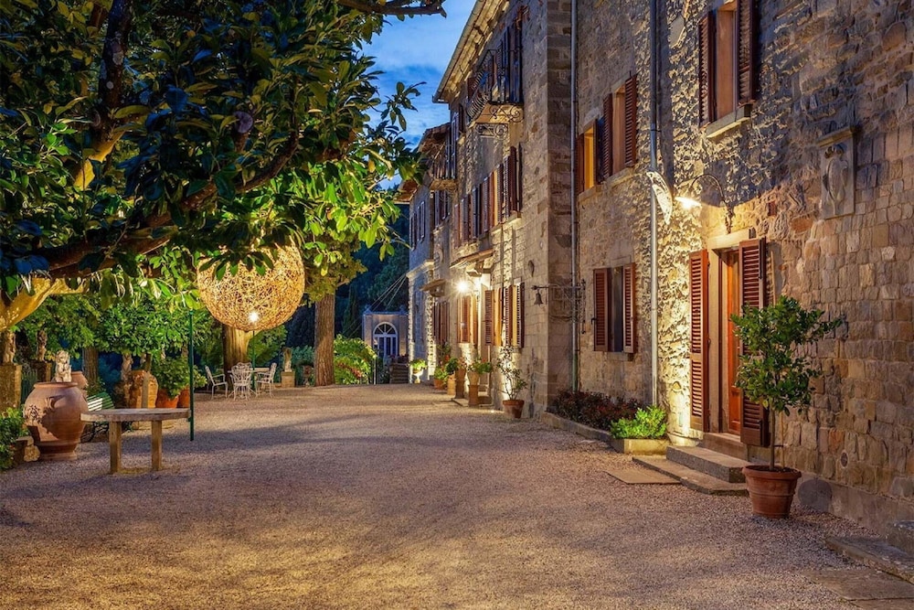 Belvilla by OYO Villa Torreone