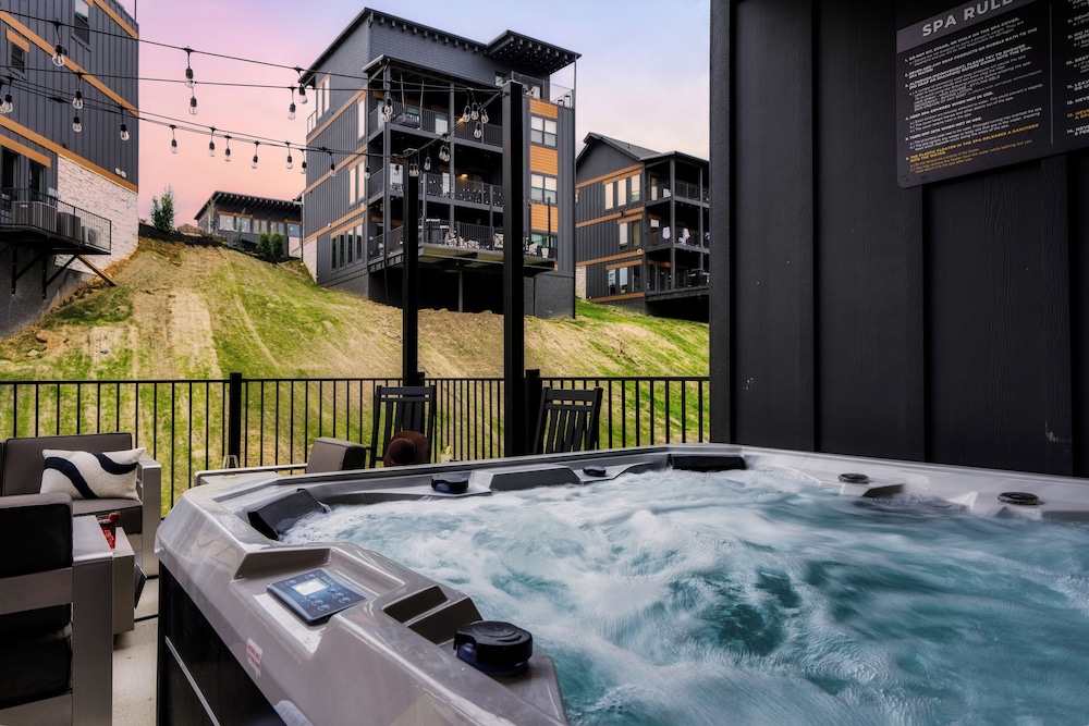 Star Gazer Luxury Rooftop Cabin