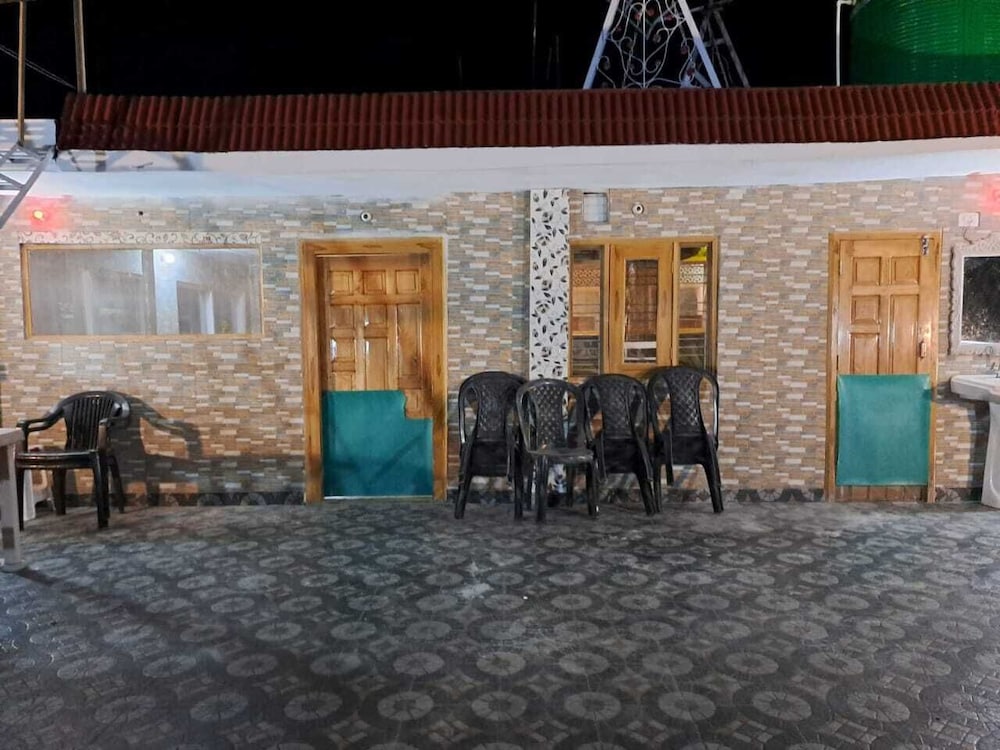 Gopi Homestay and Restaurant (Jim Corbett)