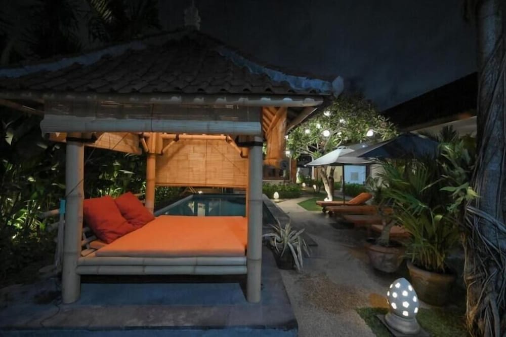 Villa Tiga Naga Sanur