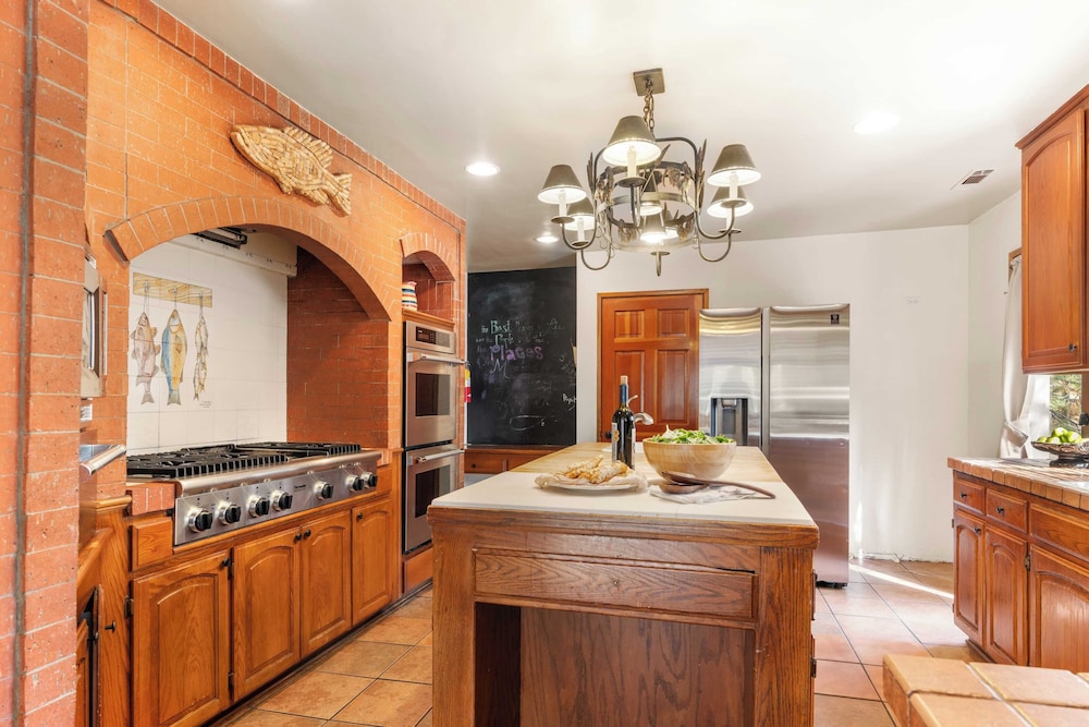 Lakeview Cabin w/ Game Room & Deck Near Ski Slopes & Trails Sleeps 20 Waterview by Avantstay