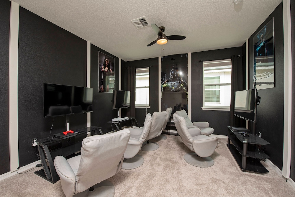 1799 Amazing 9Bd Near Disney