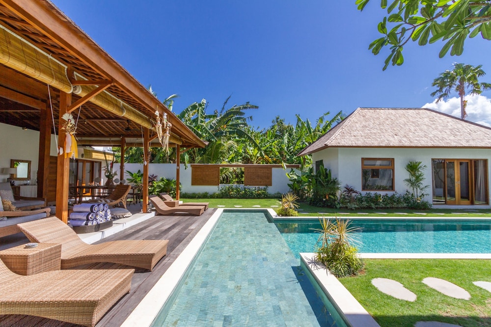 Villa Namu by Alfred in Bali - Family 5 BD Dream in Seminyak Oberoi Beach