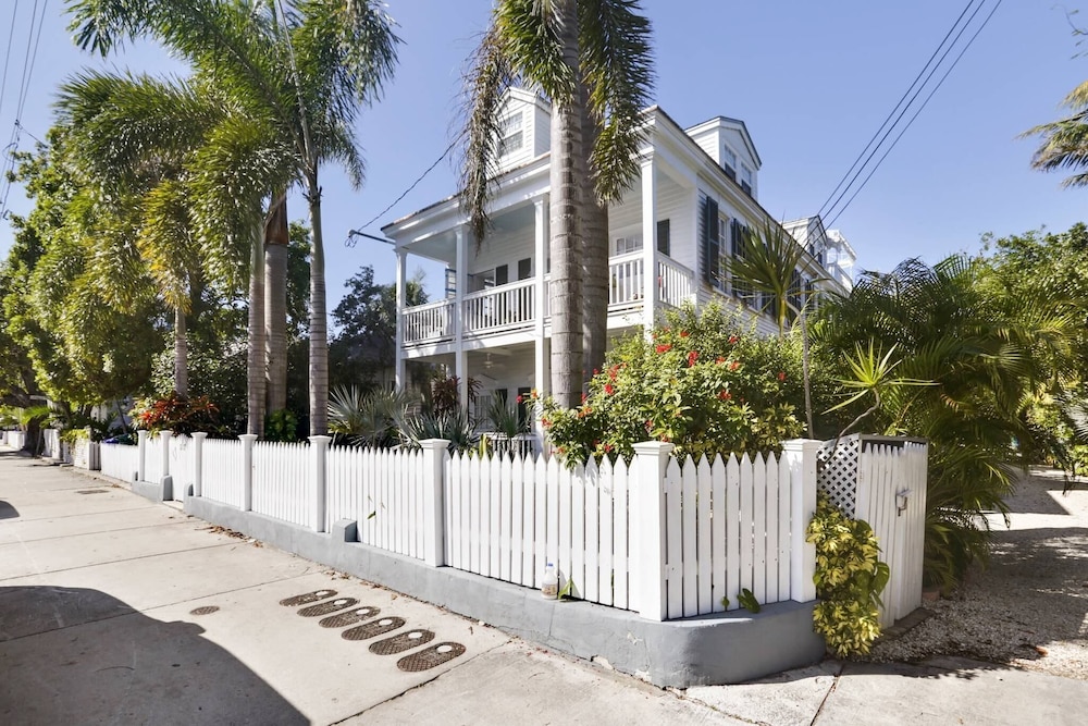 Lazy Gecko by Avantstay Walk to Duval St in Key West! Month Long Stays Only view 3