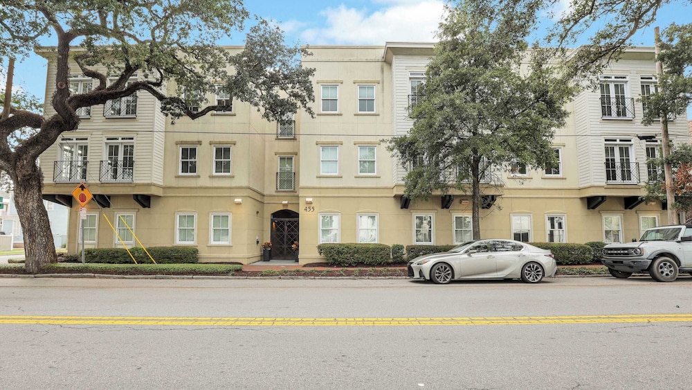 2 Suites Walkable Historic District Location The Juliette by Avantstay