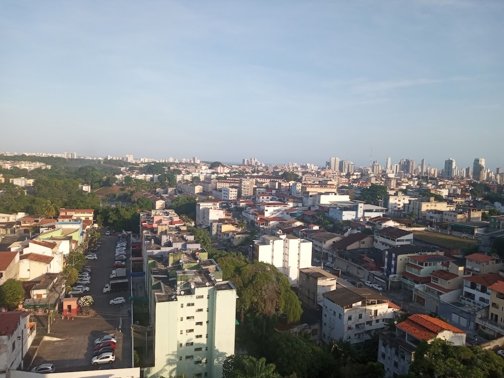 Bem Vindo a Salvador - Apartamento com Piscina, Varanda e Excelente Localização!