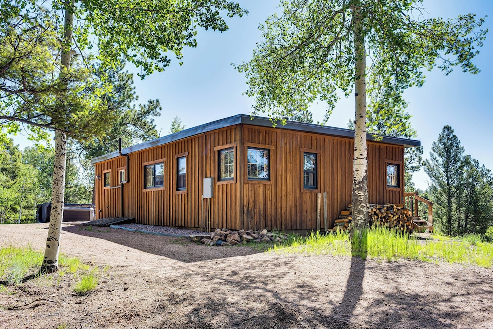 Pike National Forest Access: Secluded Divide Cabin