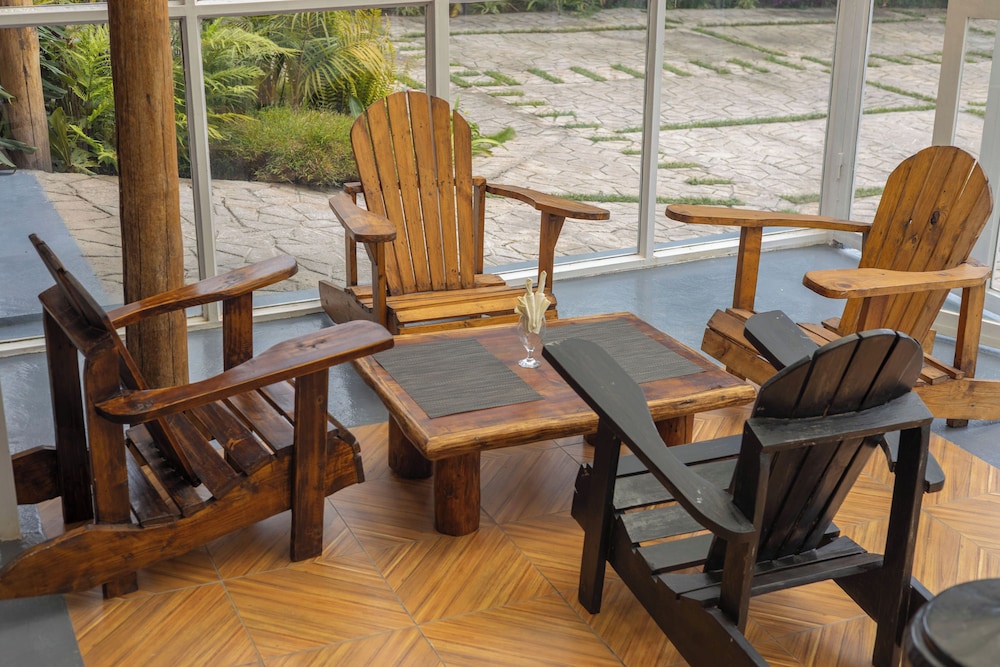 Footprints kinigi lodge
