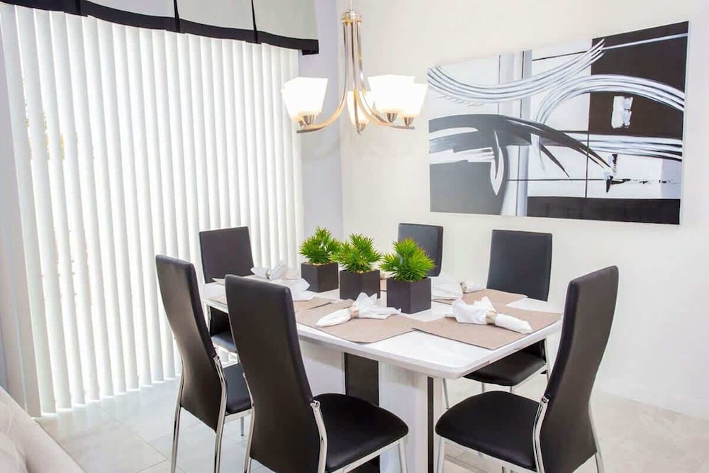 Unforgettable Family Stay 4Bd Gameroom by Disney