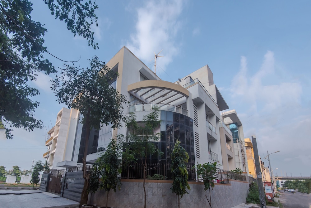 OYO 9635 Kharghar