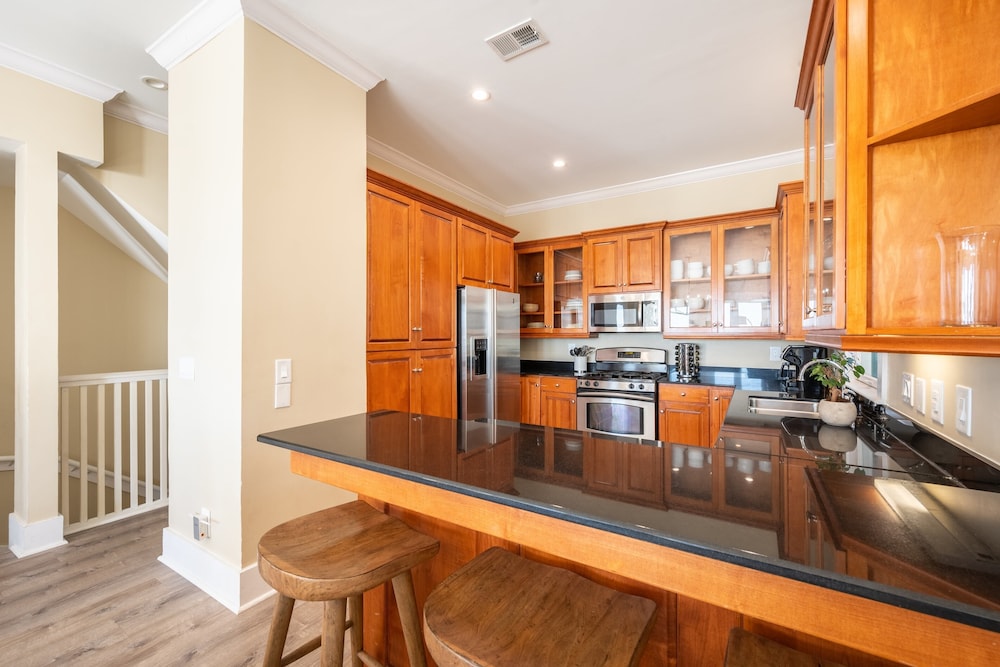 Seabird by Avantstay Beachfront Home w/ Plunge Pool & Amazing Views view 4