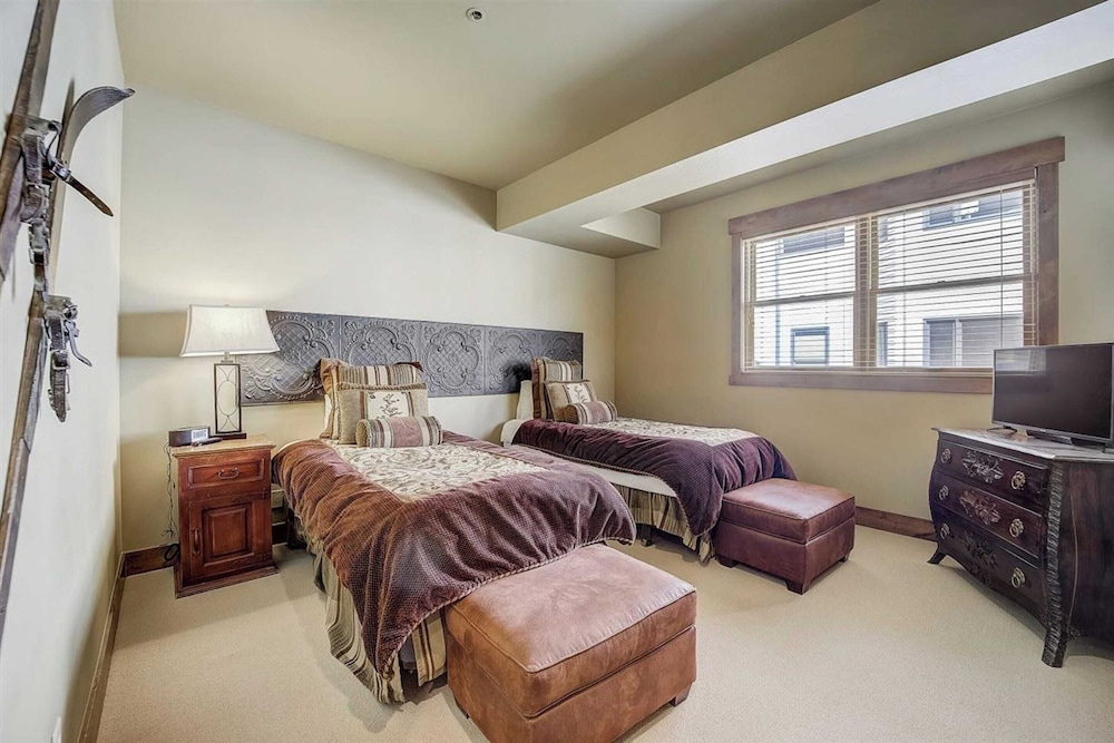 2 Ski-in/ski-out Condos w/ Hot Tubs Deer Valley Mont Cervin by Avantstay