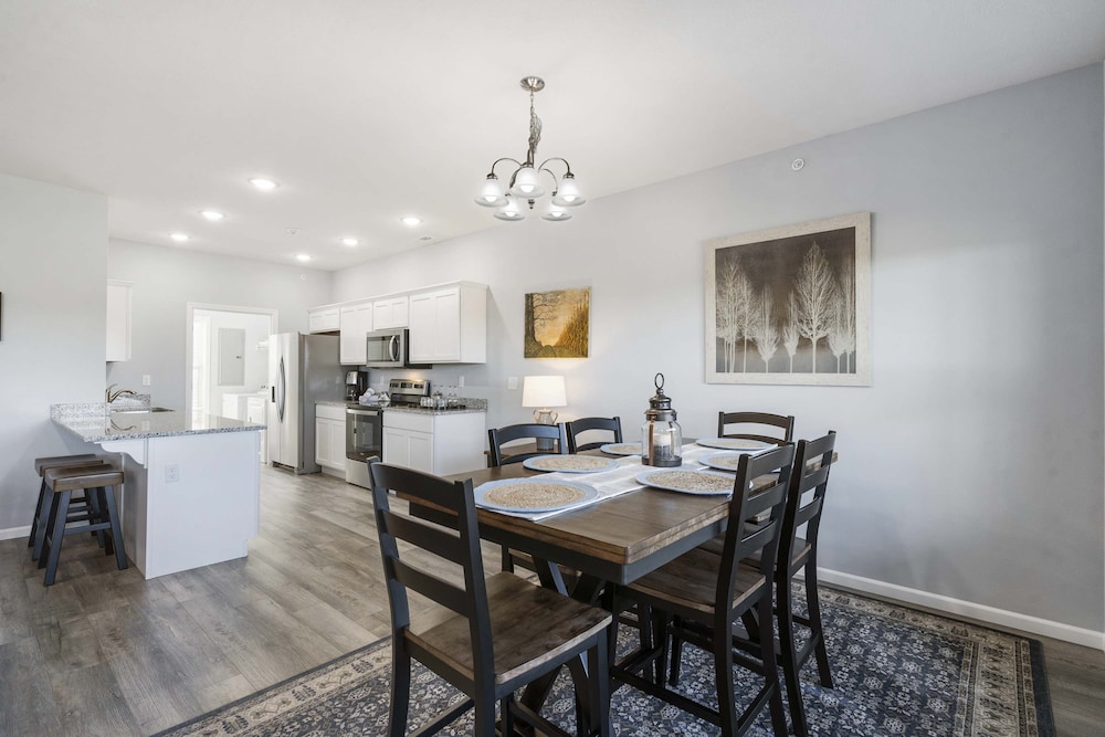 Stonebridge Escape Sleeps 8!