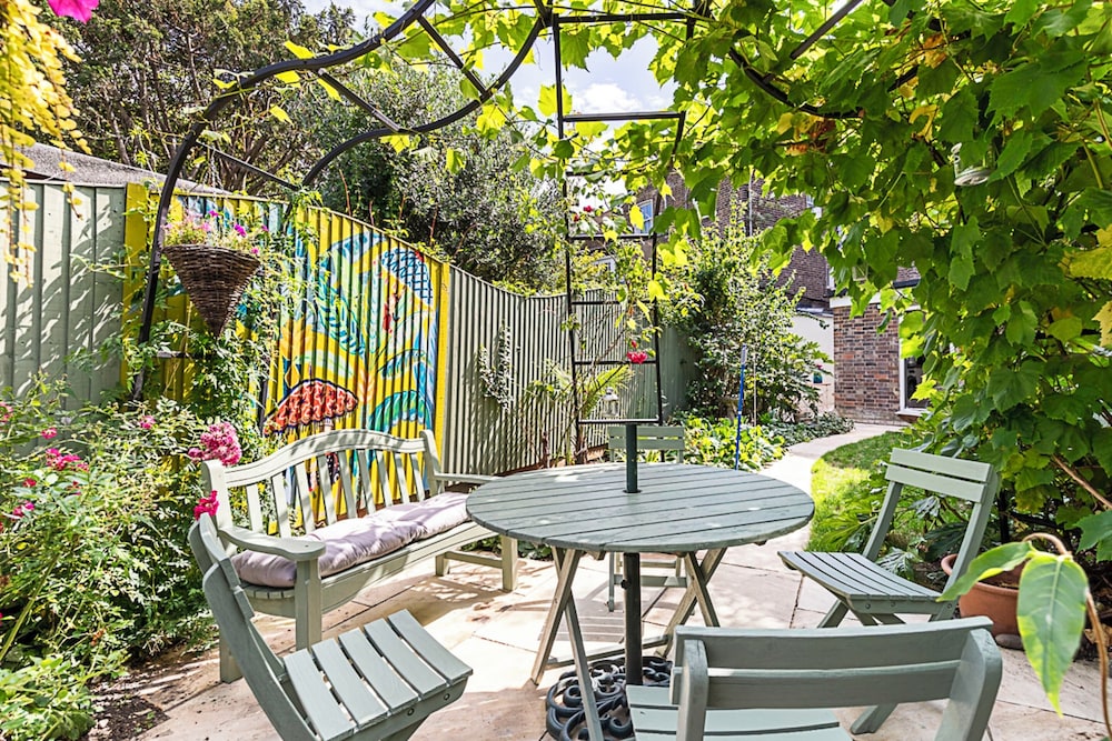 Charming London Retreat