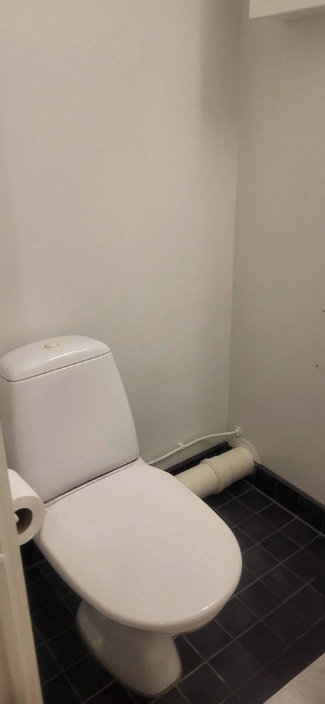 Cozy 2 Bedroom Apartment in Central Espoo, Close to Matinkylä Metro Station