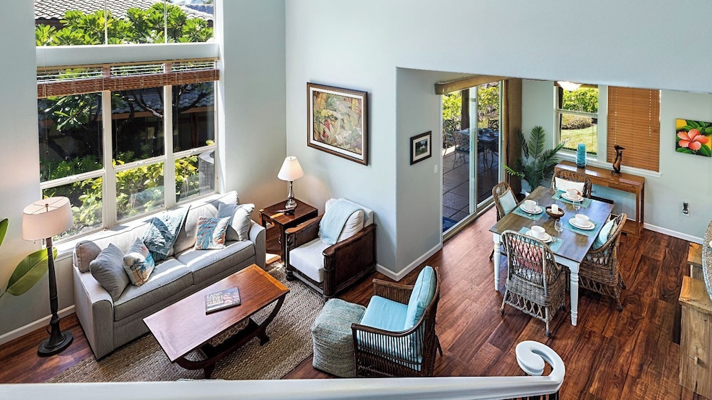 Tropical Escape w/ Lanai, BBQ & Resort Amenities - Vrkcv