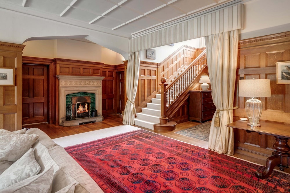 Richmond Place - Apartment in Private Mansion