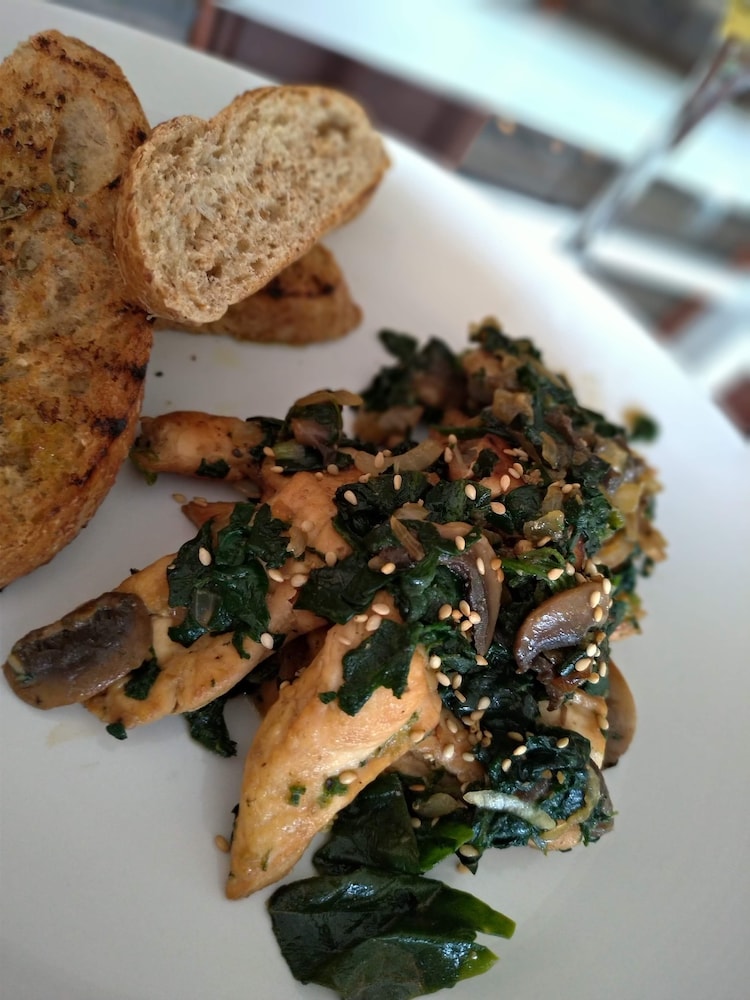 Via Emilia Bed and Breakfast Restaurante