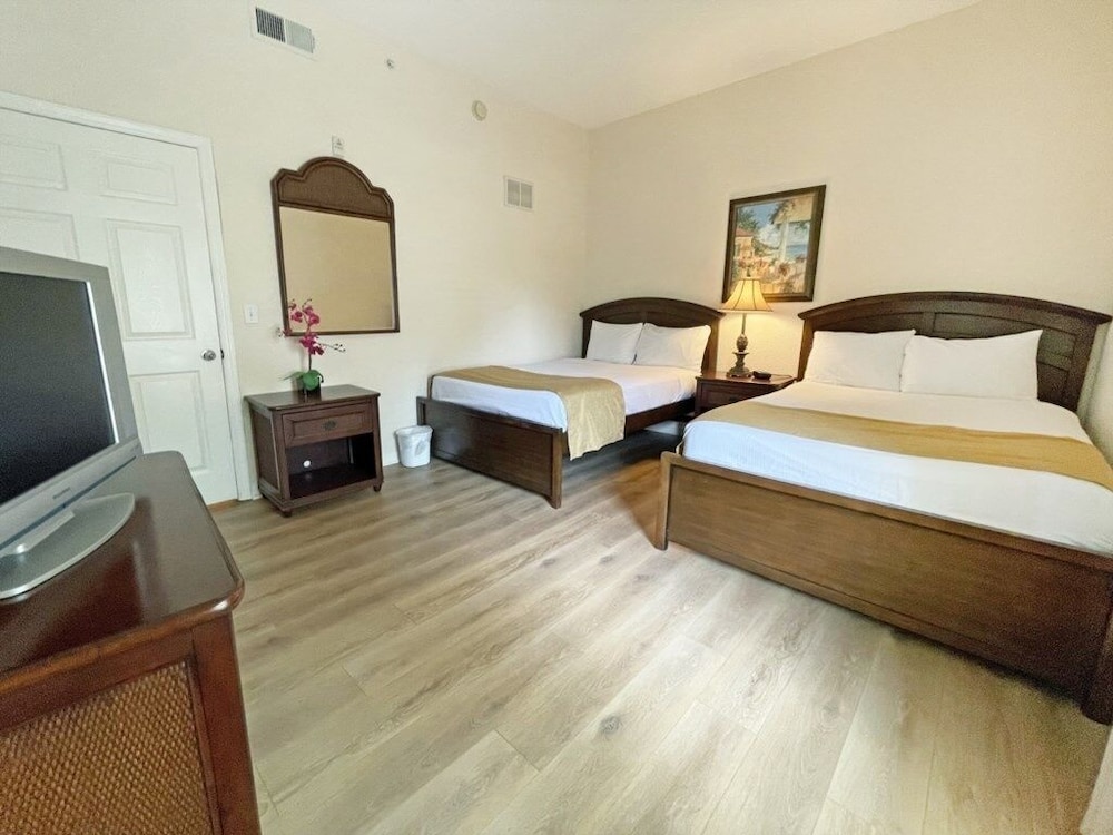 Caribe Condo 2 Bedroom Condo by Redawning view 4