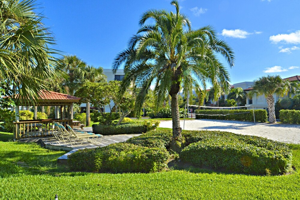 Land's End 11-307 Beach Front - Premier