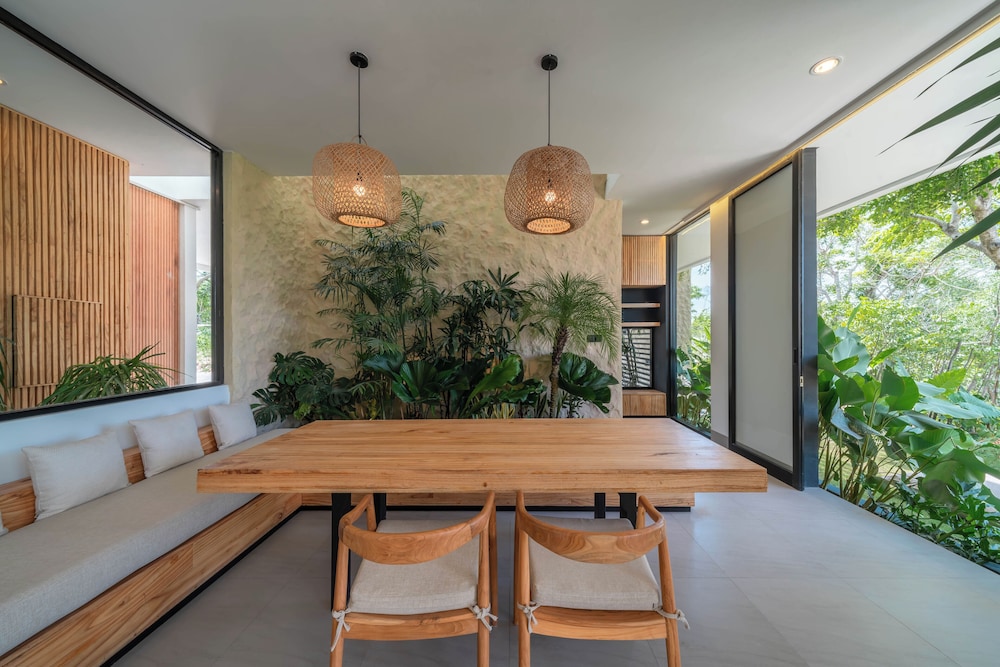 The Luminous Villa Uluwatu