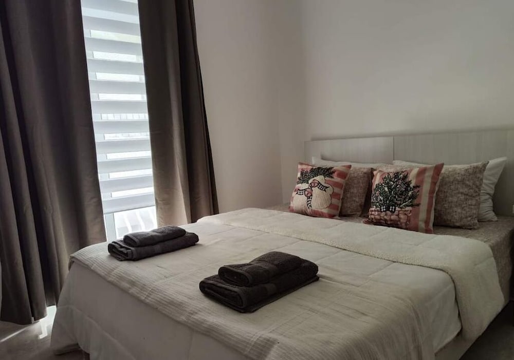 Lilly's sea view apartment view 2